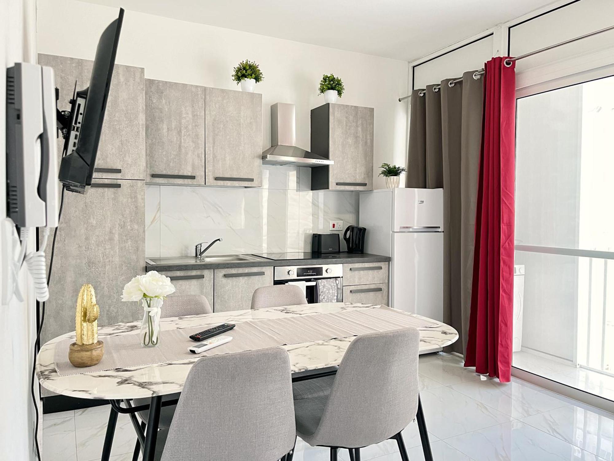 Marina Apartments Мсида Экстерьер фото
